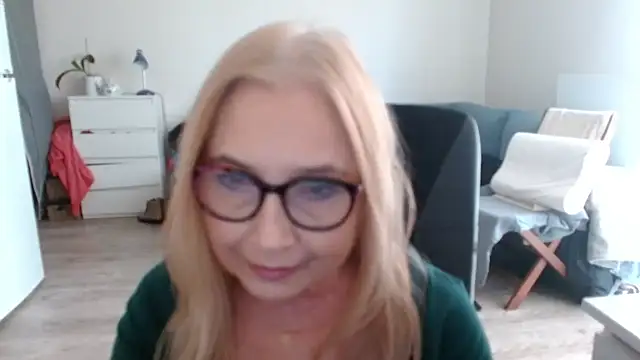 sofia xkiss online show from 02/17/25, 10:51