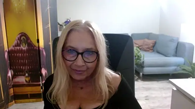 sofia xkiss online show from 11/08/25, 02:50