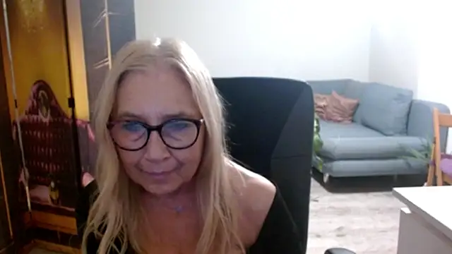 sofia xkiss online show from 11/16/25, 02:44