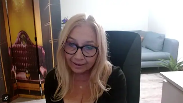 sofia xkiss online show from 11/19/25, 03:12