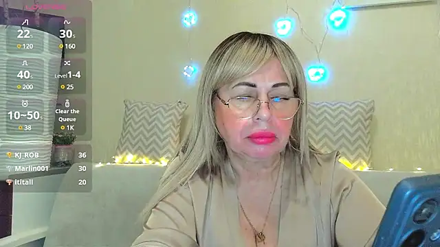 Snapshot of SusieNoreen chatting on 01/21/25, 12:04 SusieNoreen online show from 01/21/25, 12:04