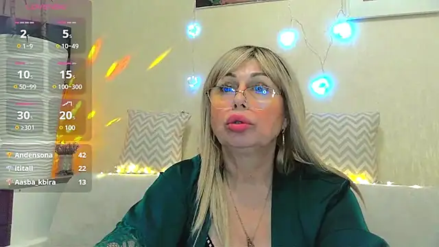 Snapshot of SusieNoreen chatting on 01/24/25, 04:39 SusieNoreen online show from 01/24/25, 04:39