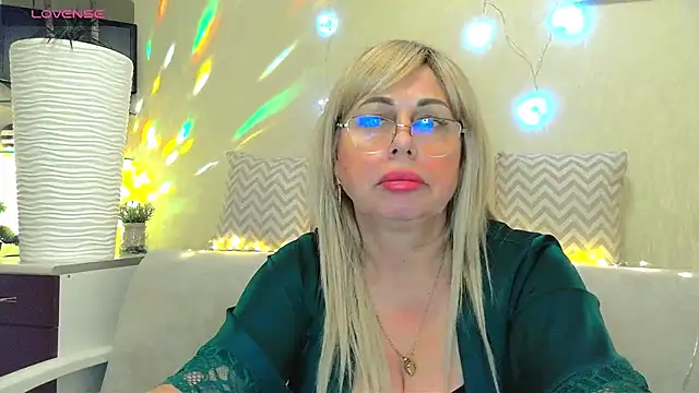 Snapshot of SusieNoreen chatting on 01/25/25, 10:51 SusieNoreen online show from 01/25/25, 10:51