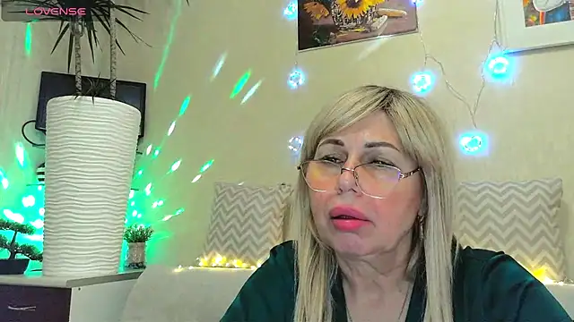 Snapshot of SusieNoreen chatting on 01/25/25, 01:52 SusieNoreen online show from 01/25/25, 01:52
