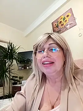 Snapshot of SusieNoreen chatting on 02/23/25, 10:06 SusieNoreen online show from 02/23/25, 10:06