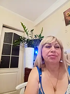 Snapshot of SusieNoreen chatting on 09/19/25, 11:49 SusieNoreen online show from 09/19/25, 11:49