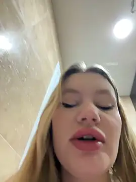 justmila online show from 11/01/25, 10:39