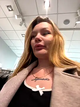 justmila online show from 12/04/25, 12:14