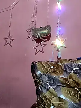 Snapshot of Indian_Carolina chatting on 02/18/25, 02:27 Indian Carolina online show from 02/18/25, 02:27