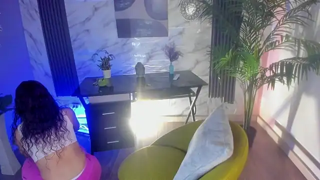 Snapshot of SofiaGomez420 chatting on 02/06/25, 06:08 SofiaGomez420 online show from 02/06/25, 06:08