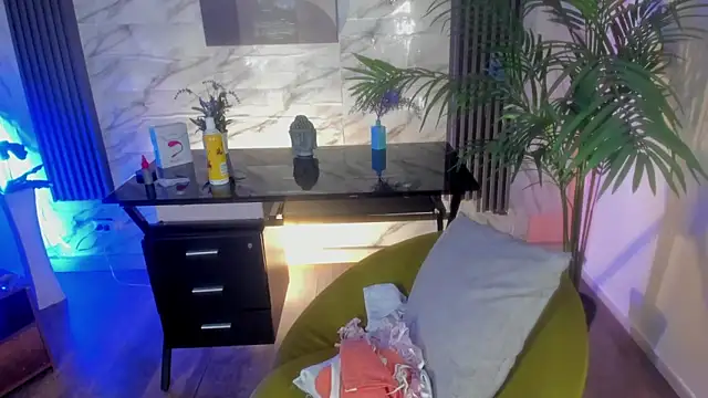 Snapshot of SofiaGomez420 chatting on 02/08/25, 12:50 SofiaGomez420 online show from 02/08/25, 12:50