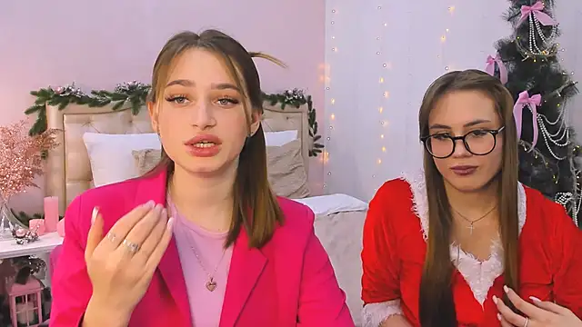 Snapshot of queenofjoyy chatting on 12/13/24, 04:05 queenofjoyy online show from 12/13/24, 04:05