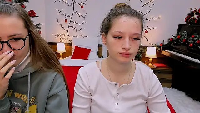 Snapshot of queenofjoyy chatting on 12/15/24, 06:29 queenofjoyy online show from 12/15/24, 06:29