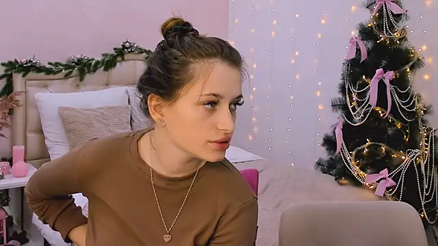 Snapshot of queenofjoyy chatting on 12/19/24, 12:45 queenofjoyy online show from 12/19/24, 12:45