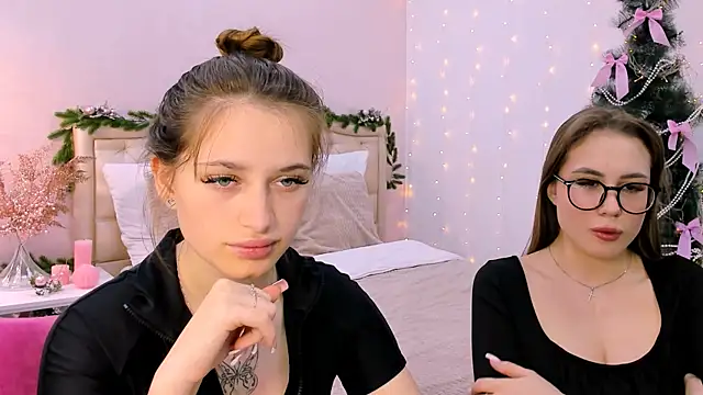 Snapshot of queenofjoyy chatting on 12/21/24, 09:01 queenofjoyy online show from 12/21/24, 09:01