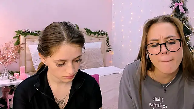 Snapshot of queenofjoyy chatting on 12/21/24, 03:09 queenofjoyy online show from 12/21/24, 03:09