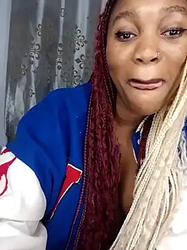 Snapshot of Shria107 chatting on 02/28/25, 01:37 Shria107 online show from 02/28/25, 01:37