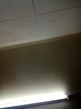 Snapshot of Shria107 chatting on 09/14/25, 09:14 Shria107 online show from 09/14/25, 09:14