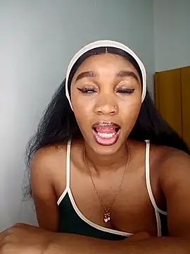 Snapshot of Shria107 chatting on 09/15/25, 11:38 Shria107 online show from 09/15/25, 11:38