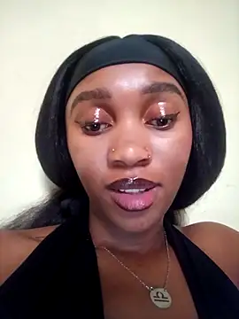 Snapshot of Shria107 chatting on 10/25/25, 02:35 Shria107 online show from 10/25/25, 02:35