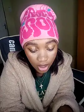 Snapshot of Shria107 chatting on 10/29/25, 08:05 Shria107 online show from 10/29/25, 08:05