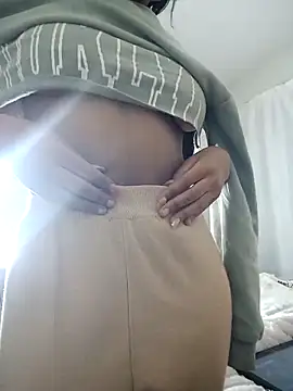 Snapshot of Shria107 chatting on 03/13/26, 03:57 Shria107 online show from 03/13/26, 03:57