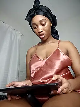 Snapshot of Shria107 chatting on 03/21/26, 12:26 Shria107 online show from 03/21/26, 12:26