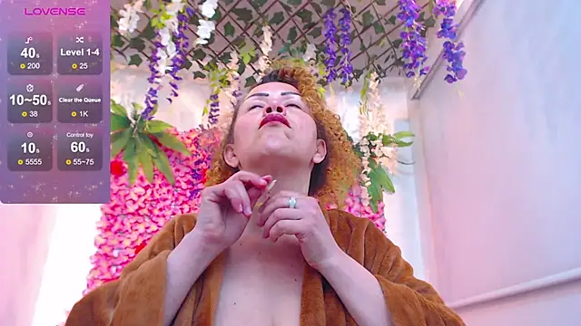 BLONDE SEXYHOT online show from 02/09/26, 01:04