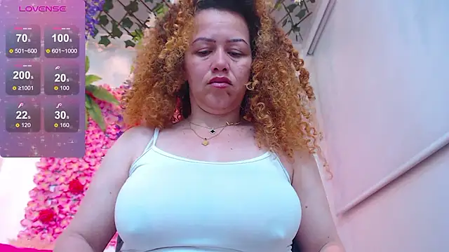 BLONDE SEXYHOT online show from 02/12/26, 10:10