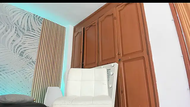 LauraRossi Nova online show from 10/09/25, 02:37