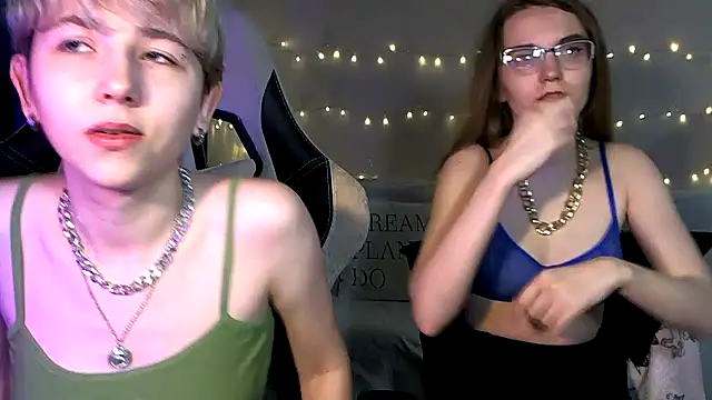 velvetvalkyries online show from 03/18/25, 06:04