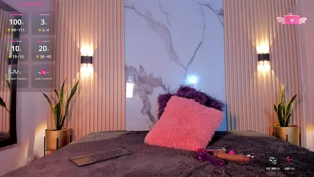 Iamvictoria06 online show from 01/11/25, 10:07