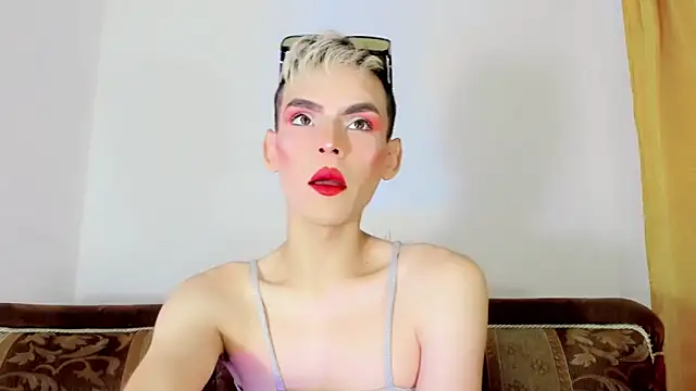 TatiGil online show from 10/11/25, 02:44