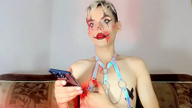 TatiGil online show from 10/13/25, 04:01