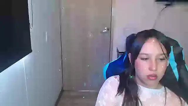 Snapshot of Skarlet_Adams28 chatting on 03/03/26, 06:58 Skarlet Adams28 online show from 03/03/26, 06:58