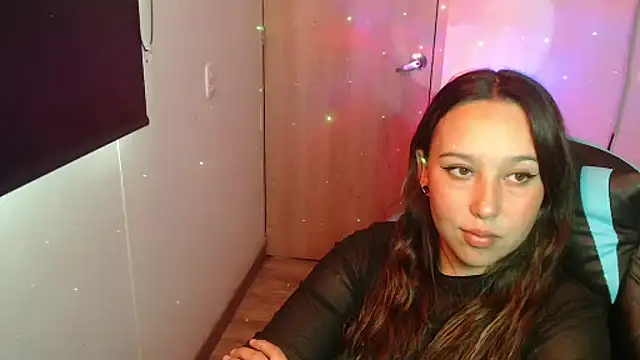 Snapshot of Skarlet_Adams28 chatting on 03/17/26, 08:34 Skarlet Adams28 online show from 03/17/26, 08:34