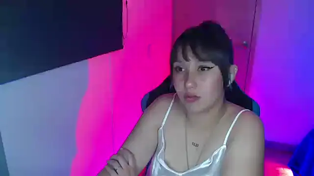 Snapshot of Skarlet_Adams28 chatting on 04/21/26, 01:42 Skarlet Adams28 online show from 04/21/26, 01:42