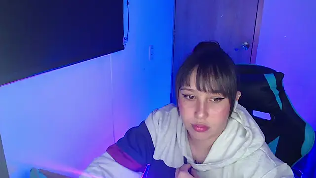 Snapshot of Skarlet_Adams28 chatting on 04/21/26, 02:51 Skarlet Adams28 online show from 04/21/26, 02:51