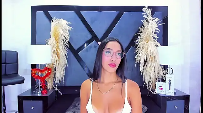 KylieWhite online show from 02/06/25, 12:59