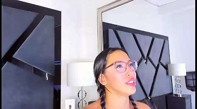 KylieWhite online show from 02/17/25, 02:15