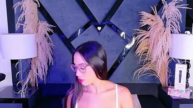 KylieWhite online show from 11/08/25, 05:40