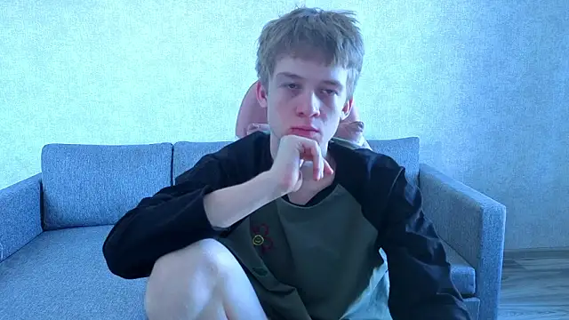 Snapshot of sweetserenity5 chatting on 03/25/26, 06:41 sweetserenity5 online show from 03/25/26, 06:41