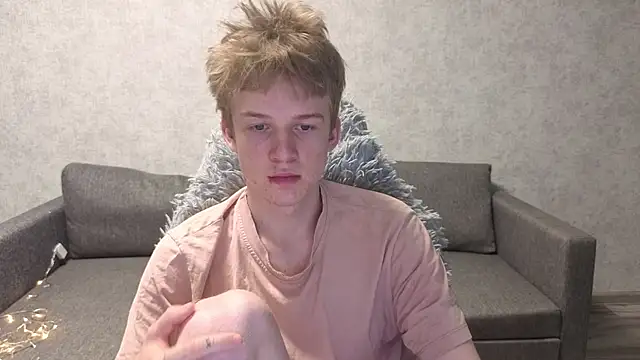 Snapshot of sweetserenity5 chatting on 04/06/26, 01:01 sweetserenity5 online show from 04/06/26, 01:01