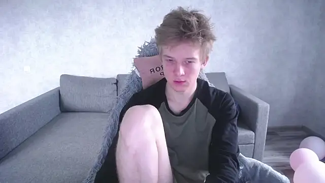 Snapshot of sweetserenity5 chatting on 04/19/26, 05:40 sweetserenity5 online show from 04/19/26, 05:40