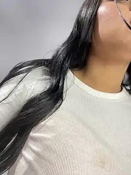 Snapshot of Estefanii- chatting on 01/24/25, 07:30 Estefanii- online show from 01/24/25, 07:30