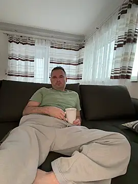 Snapshot of w12er chatting on 02/01/26, 07:18 w12er online show from 02/01/26, 07:18