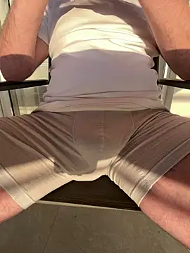 Snapshot of w12er chatting on 04/09/26, 04:45 w12er online show from 04/09/26, 04:45