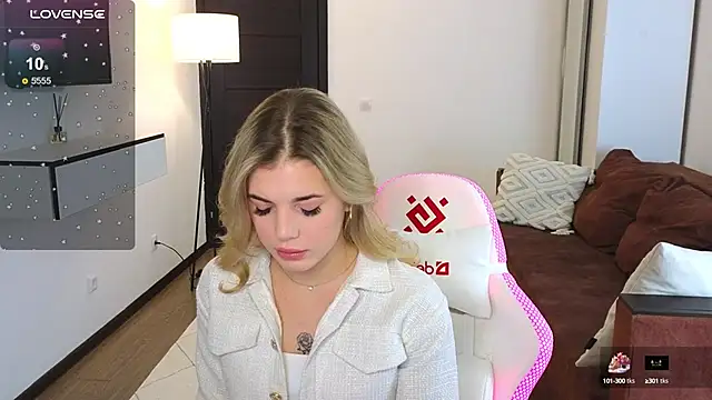 adrianawow1 online show from 03/13/25, 09:26