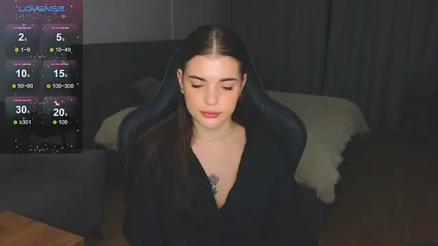 adrianawow1 online show from 12/16/25, 12:26