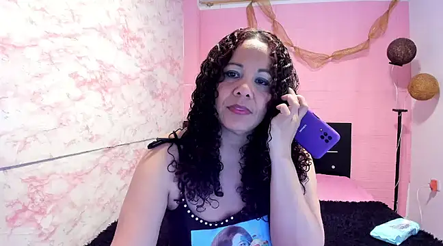 Snapshot of Brunette_sasha chatting on 02/18/25, 01:33 Brunette sasha online show from 02/18/25, 01:33